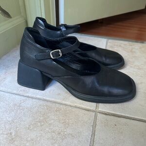 Vagabond Ansie Black Mary Jane Heels